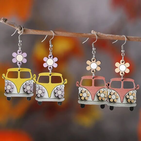 NIB- 2 sets ADORABLE VW Bus Earrings Hippie fun 60's retro Pink & yellow Cuties - Picture 1 of 5